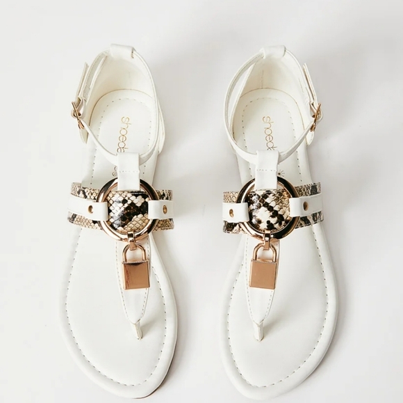 🌞 White "Davinna" Sandals" - Picture 5 of 7